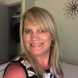 Meet your Posher, Hilary